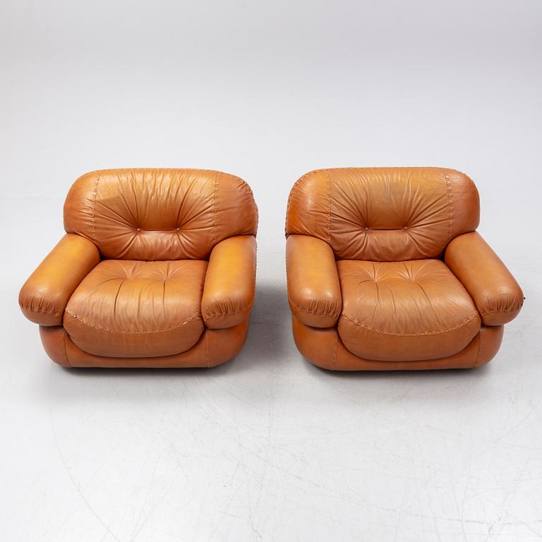 A pair of leather easy chairs, model 'Sapporo', Mobil Girgi, Italy, 1970s.