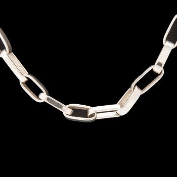 A silver necklace by Sven-Erik Högberg, Gothenburg 1990.