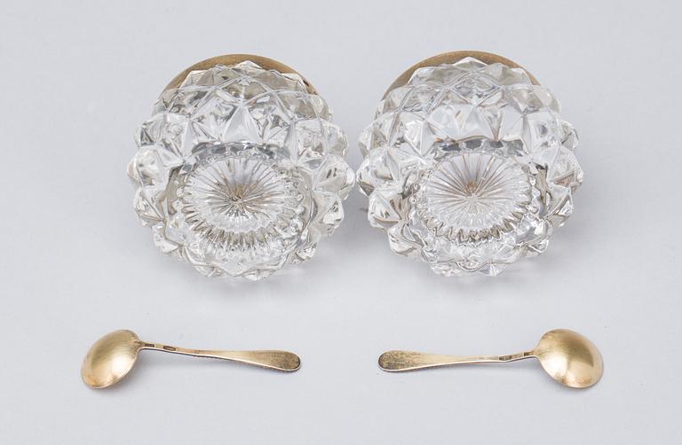 SALTKAR, ett par, silver och glas, Sovjetunionen. 1900-tal.