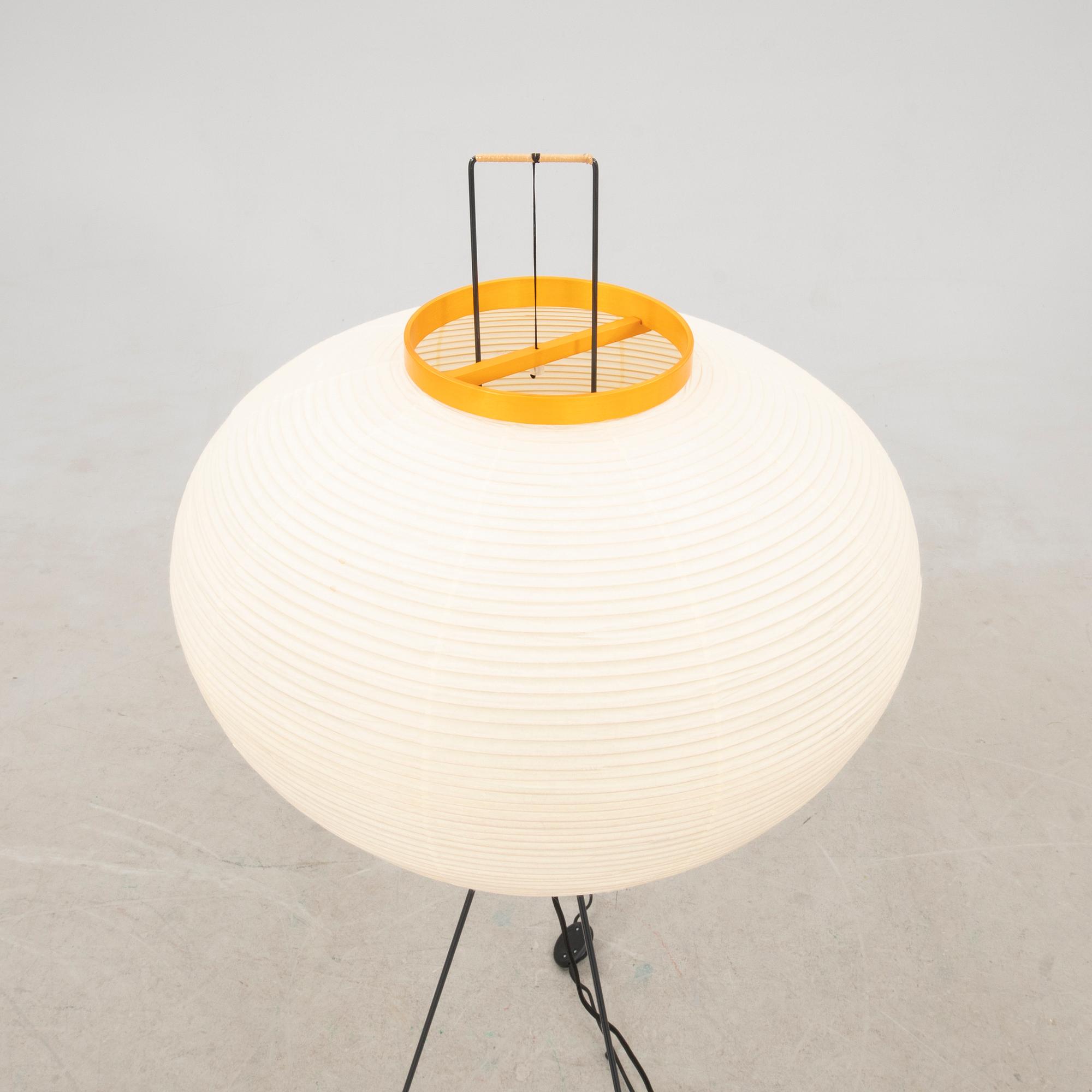 Isamu Noguchi, golvlampa, "Akari 10A", Vitra.
