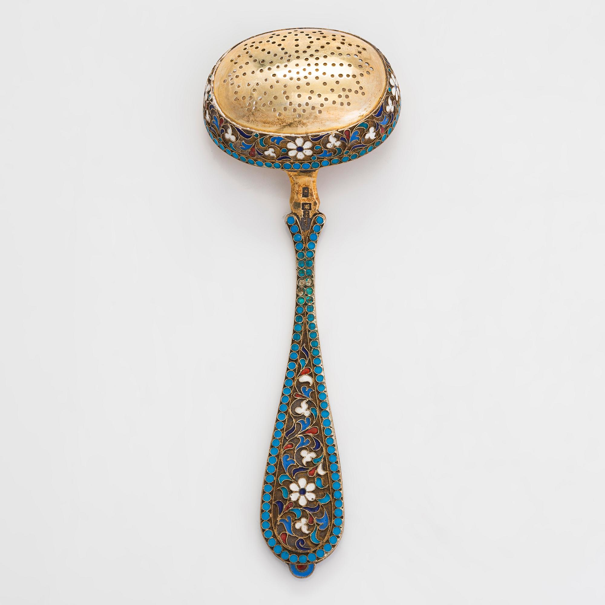 Gustav Klingert, tesil, förgyllt silver, cloisonnéemalj, Moskva 1892.