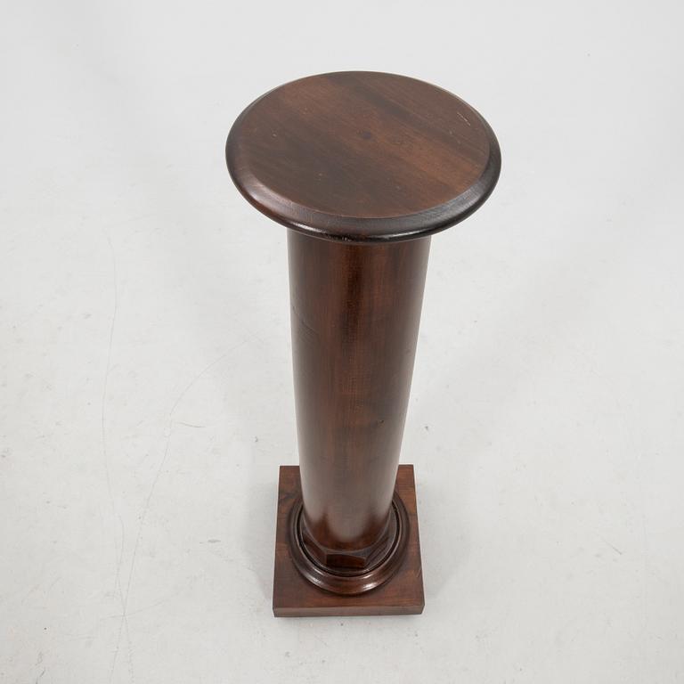 Piedestal 1900-talets första hälft.