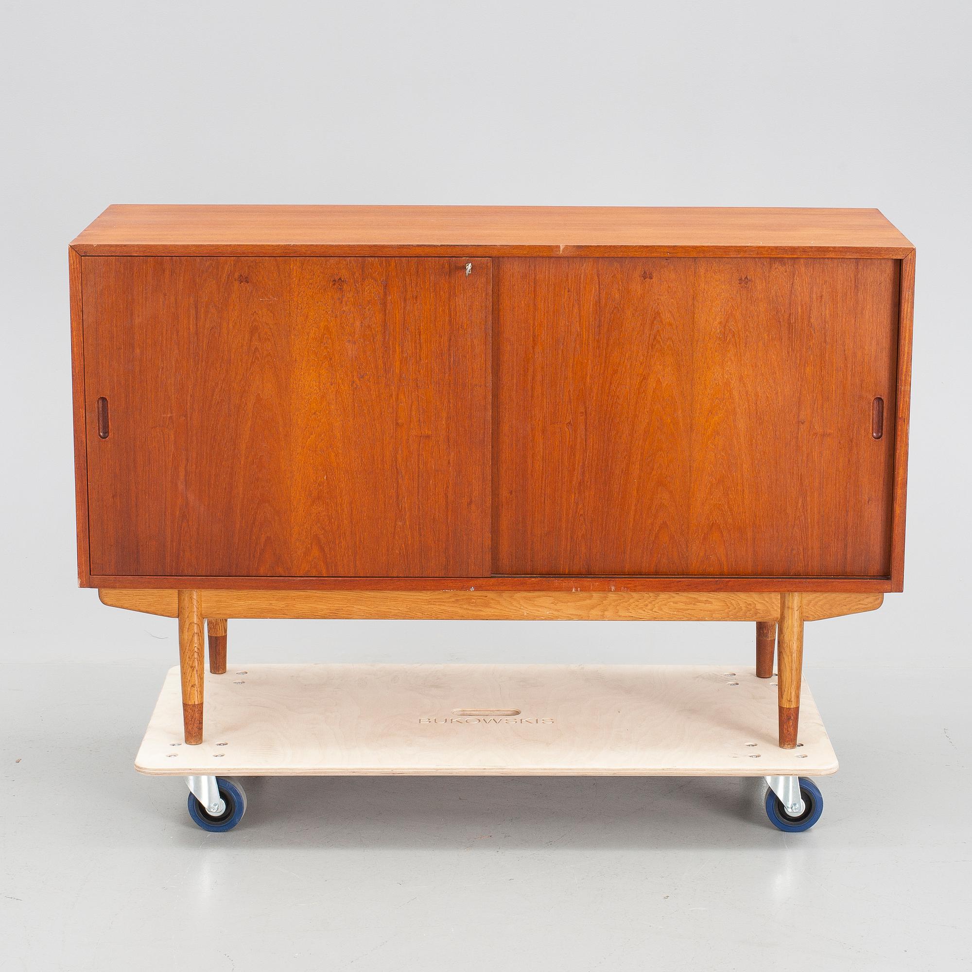 SIDEBOARD, 1900-talets tredje kvartal.