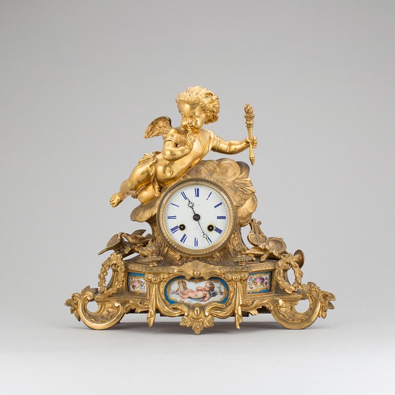 BORDSPENDYL, nyrokoko, sent 1800-tal.