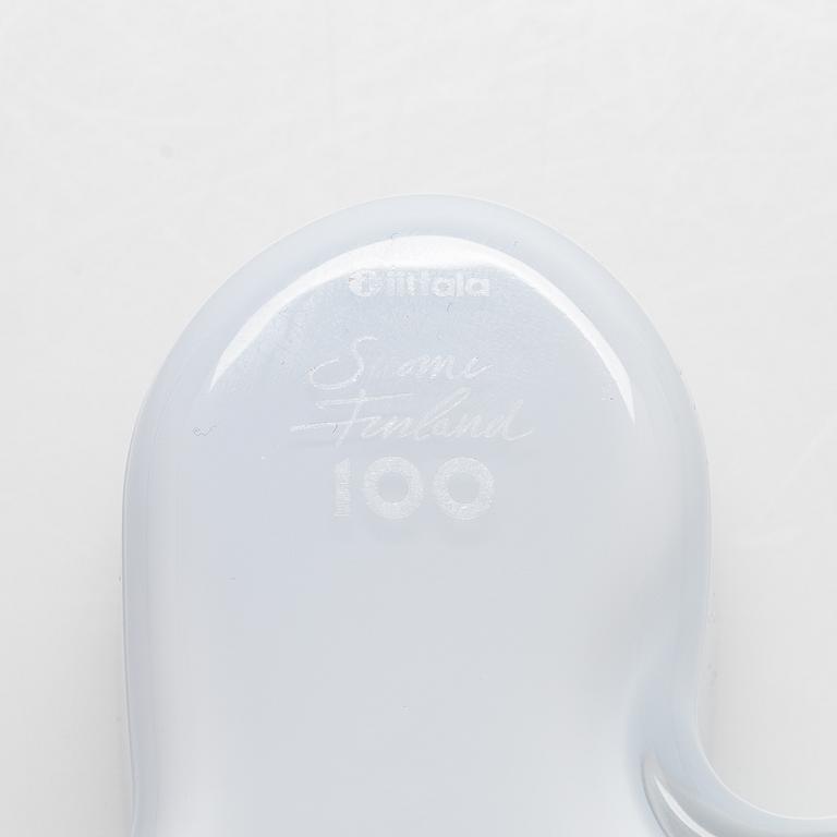 Alvar Aalto, Juhlamaljakko- ja malja, Suomi 100, Iittala numeroitu 386/4000 ja Iittala Suomi Finland 100.