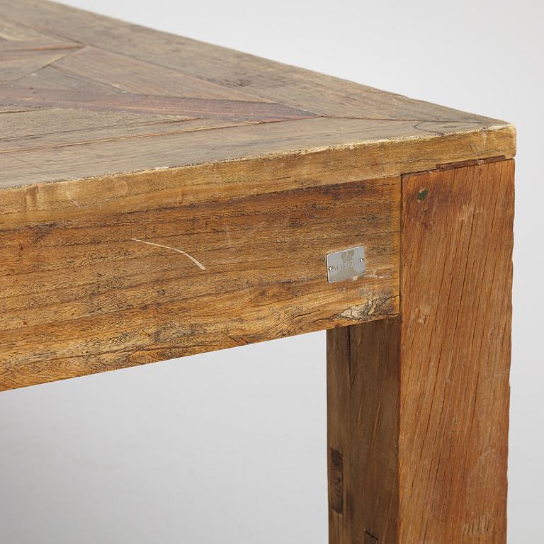 A dining table, Artwood, 21st Century.