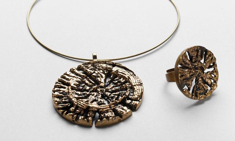 HÄNGE SAMT RING, Sarpaneva.