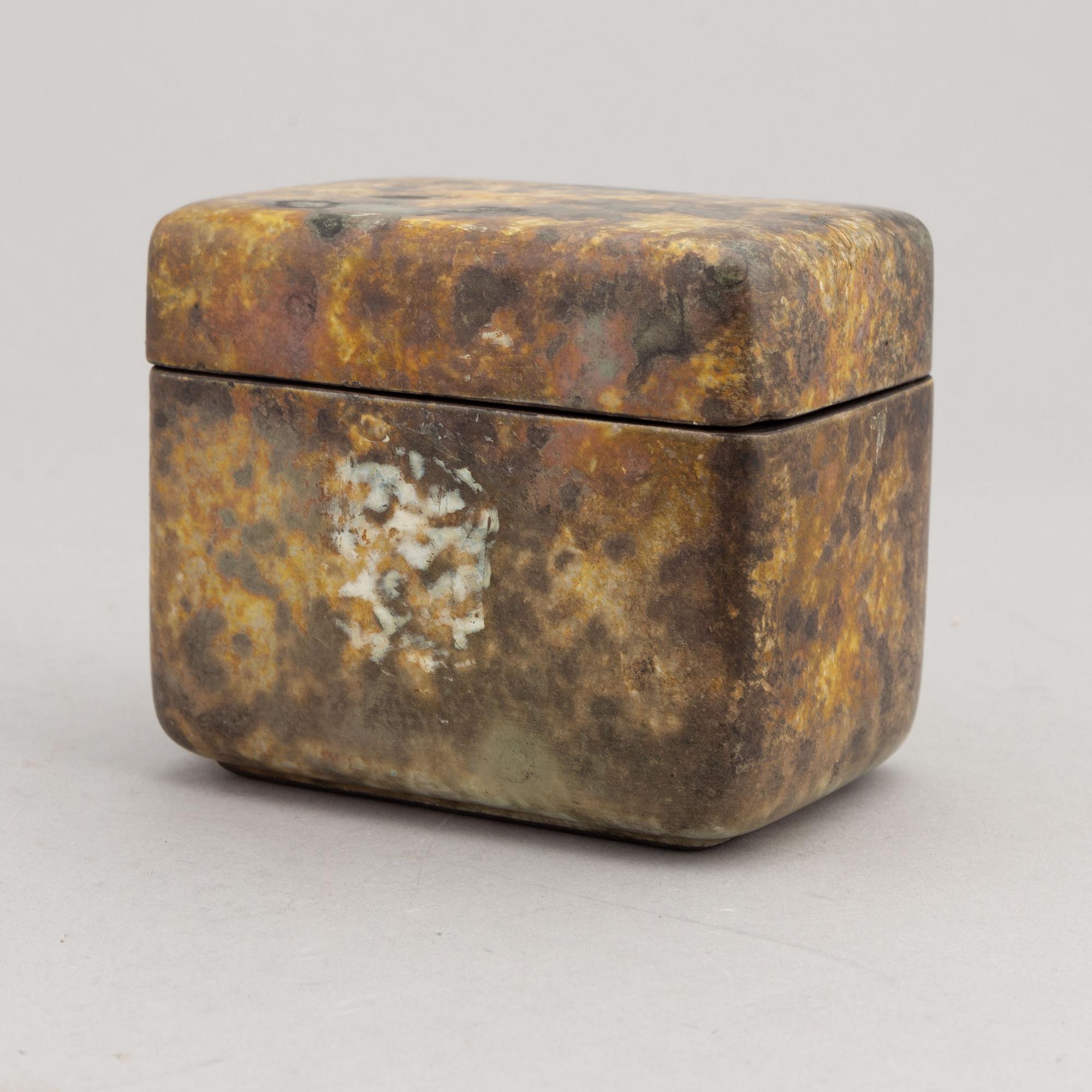 Hans Hedberg, a ceramic lidded box, Biot, France.