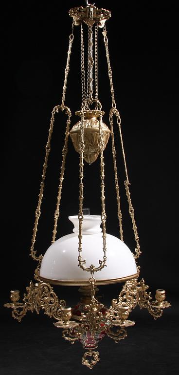 TAKFOTOGENLAMPA, majolika, nyrokoko, sent 1800-tal. H min 120.