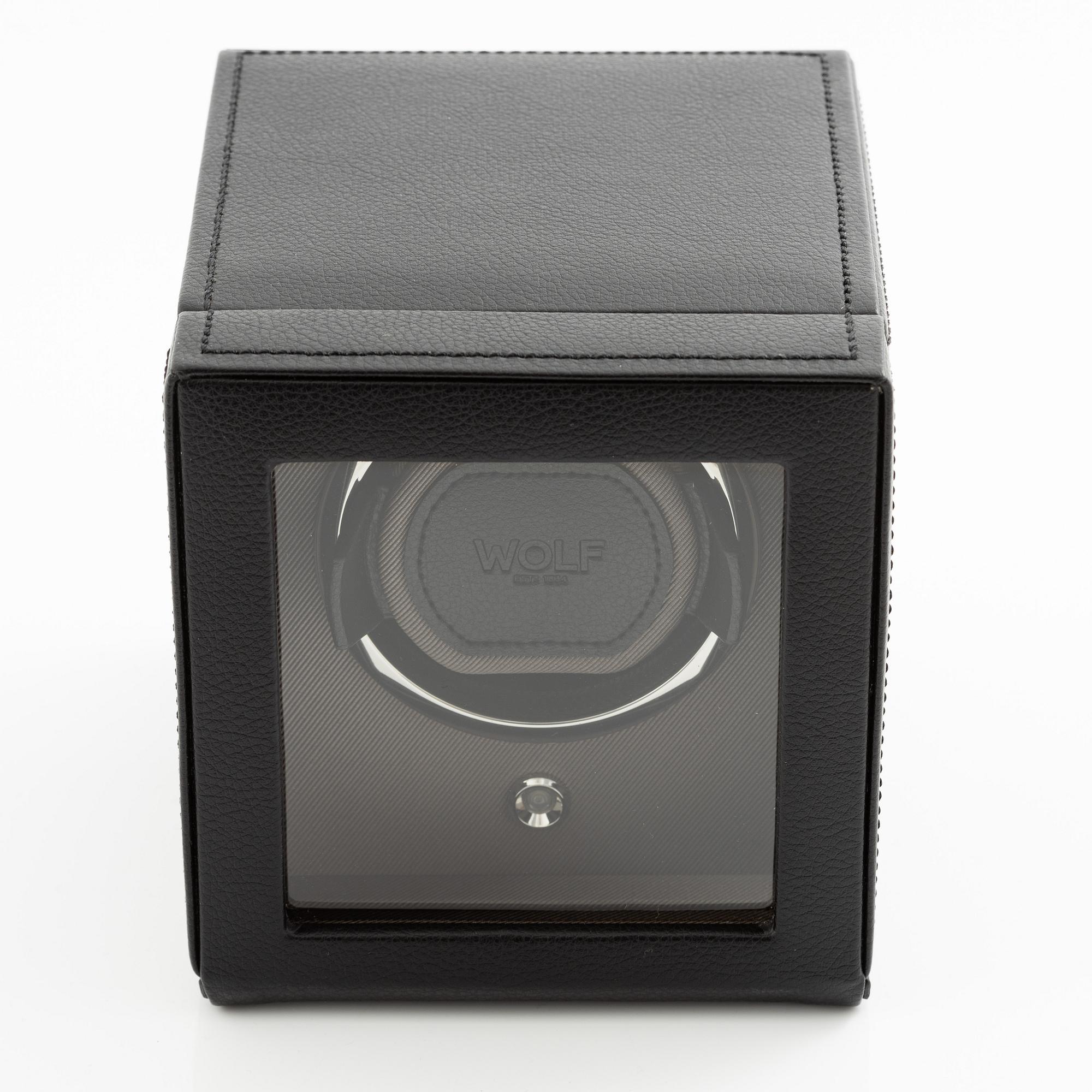 Wolf, Cub Single Winder, 14 x 15.4 x 14.8 cm.