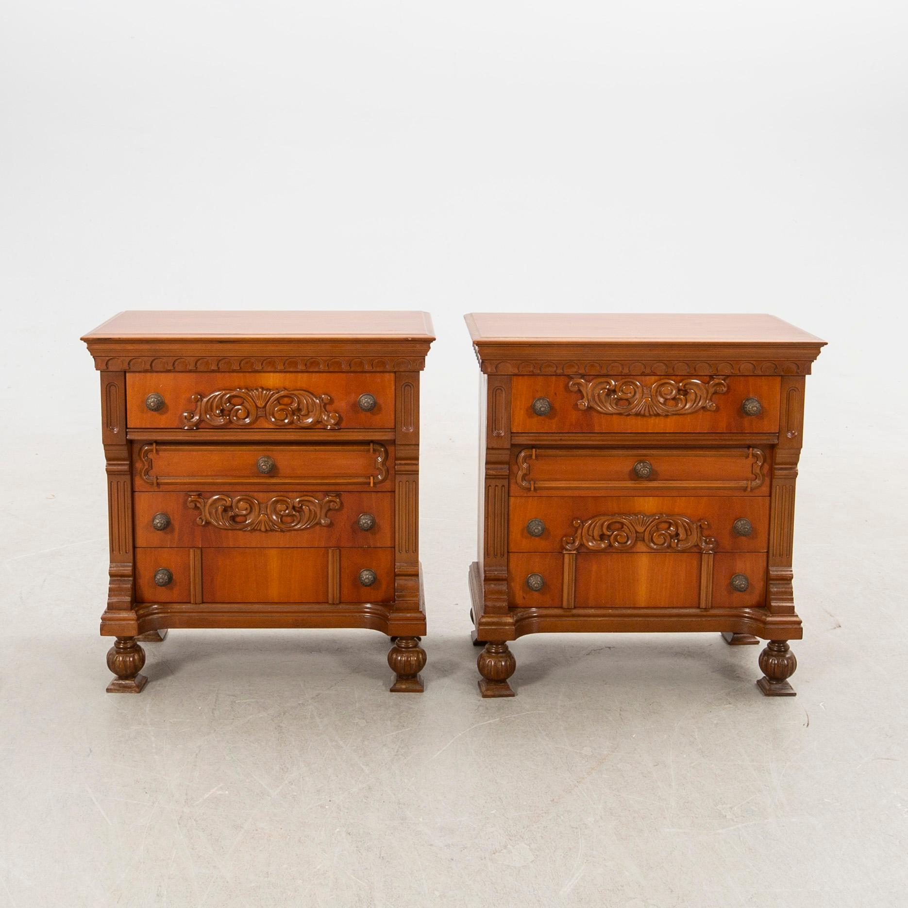 Chests of drawers, a pair, later half of the 20th century.