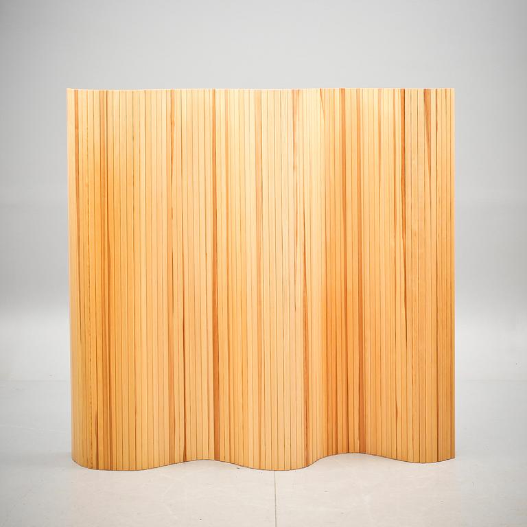 VIKSKÄRM, Alvar Aalto för Artek, Finland. Modellnummer 100.