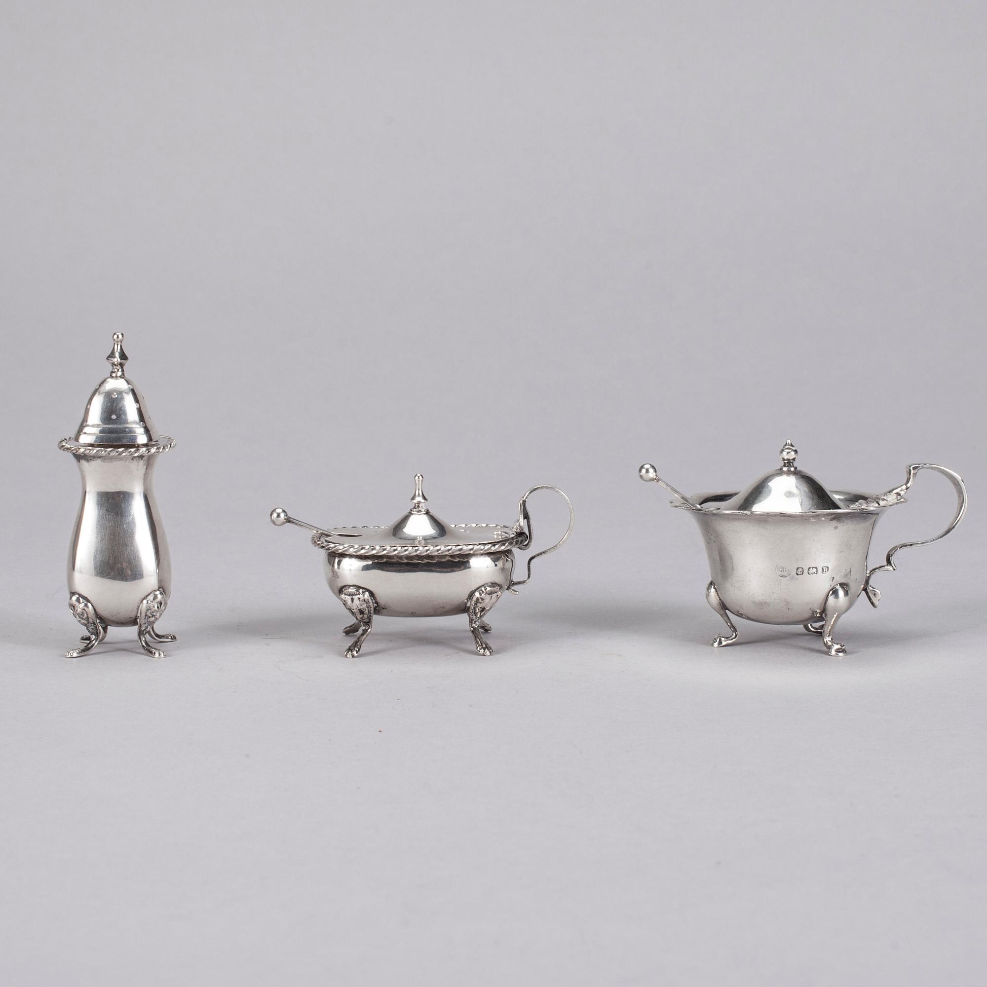 KRYDDSTÄLL, 3 st, silver, bl a England. Tot vikt 130,3 g.