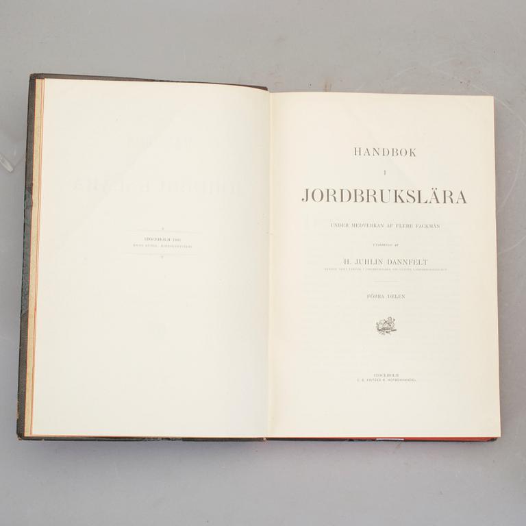 BÖCKER, Lantbrukets bok, 6 band, I-VI samt supplement, V saknas) C. E. Fritzes Bokförlag, 1901-1907.