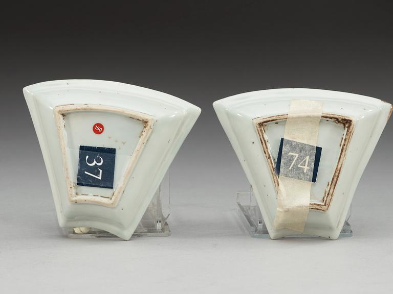 A set of two blue and white dishes from a cabaret, Transition, 17th Century.