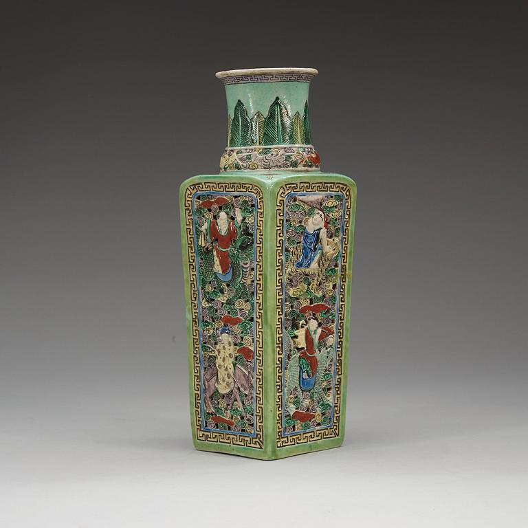 A famille verte bisquit vase, late Qing dynasty (1644-1912).