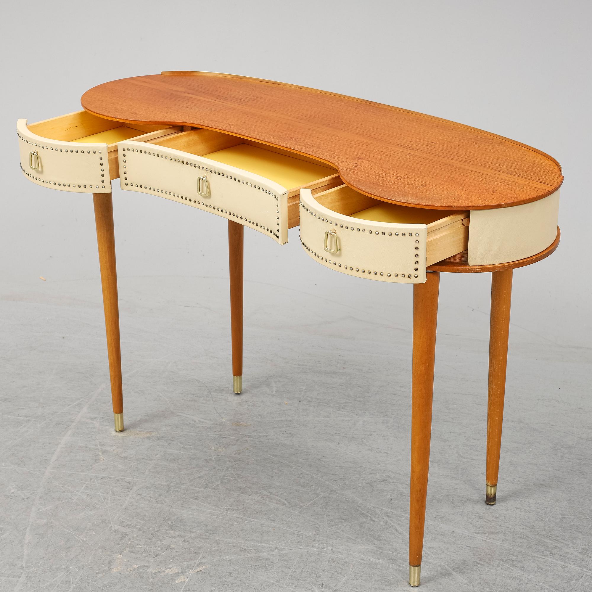 A teak veneered dressing table Halvdan Pettersson möbelfabrik, Tibro, 1950's.