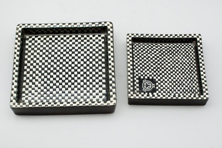ASKFAT, 2 st, stengods, "Domino", Stig Lindberg, Gustavsberg.