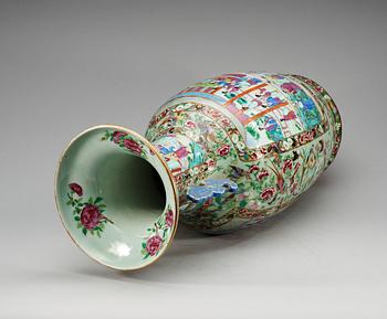 A large famille rose Canton vase, Qing dynasty, 19th Century.
