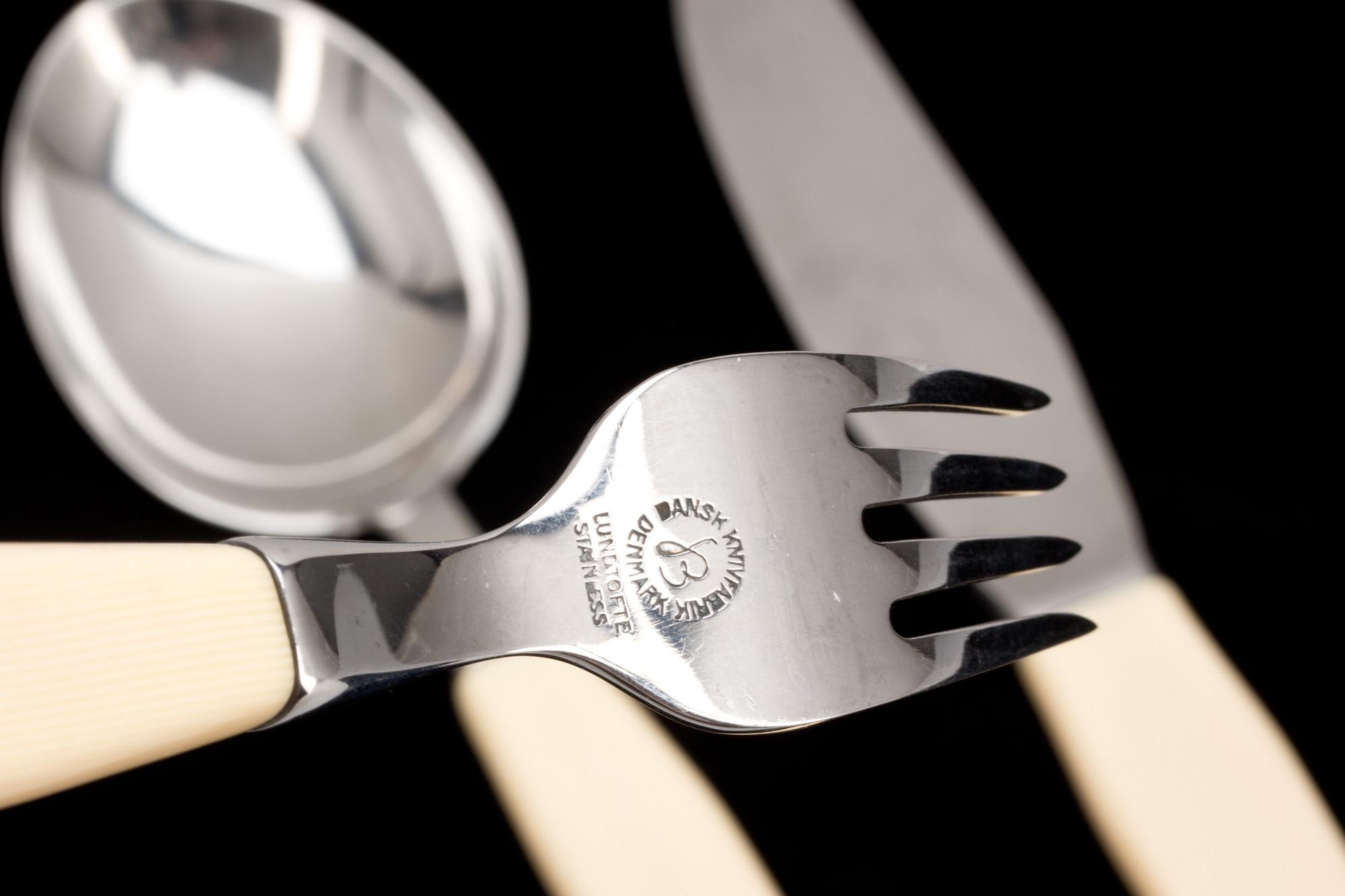 BESTICKSERVIS, 30 delar. "Scanline" Sigvard Bernadotte & Acton Björn, Dansk Knivfabrik, Lundtofte, Danmark.