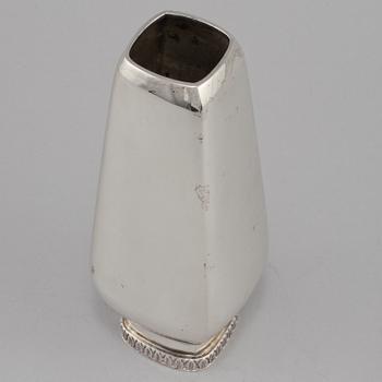 VAS, sterlingsilver, Tyskland, omkring 1900-talets mitt. Vikt 230 g.