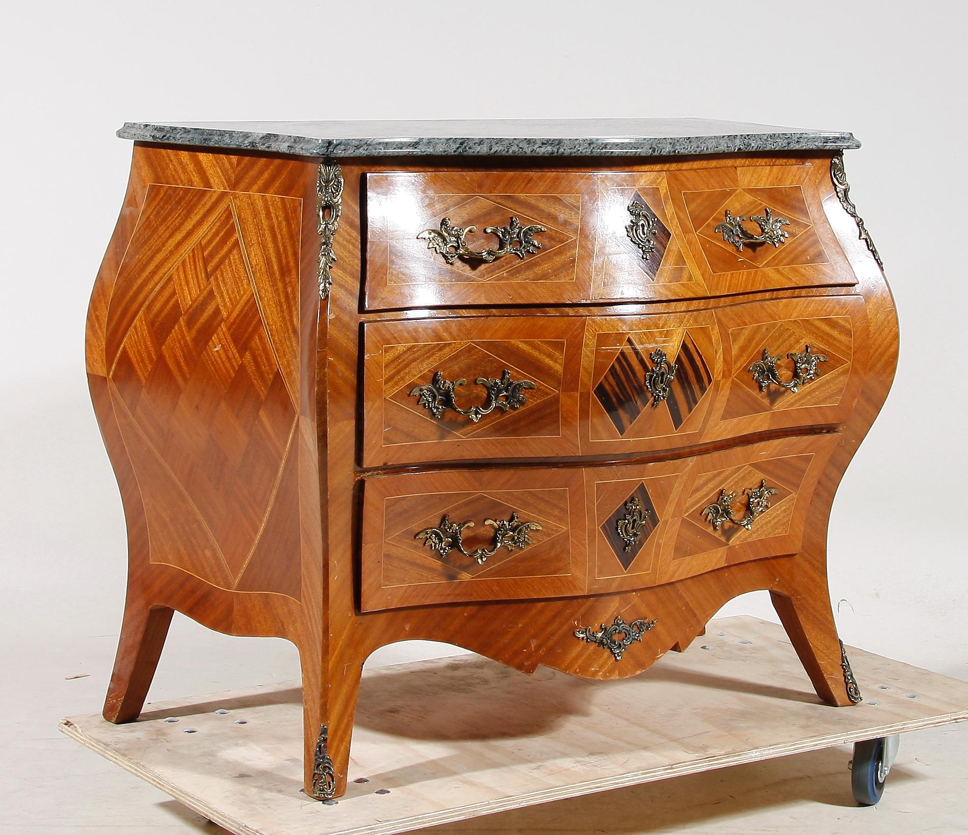 BYRÅ, rokokostil, 1900-talets mitt.