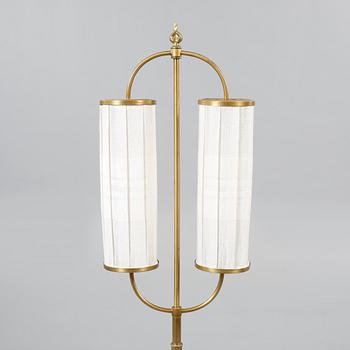 GOLVLAMPA, omkring 1900-talets mitt.