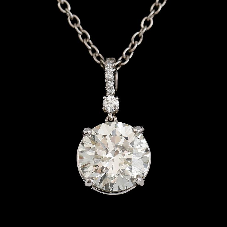 HÄNGE MED KEDJA, solitär briljantslipad diamant 3.30 ct samt mindre briljanter tot ca 0.07 ct.