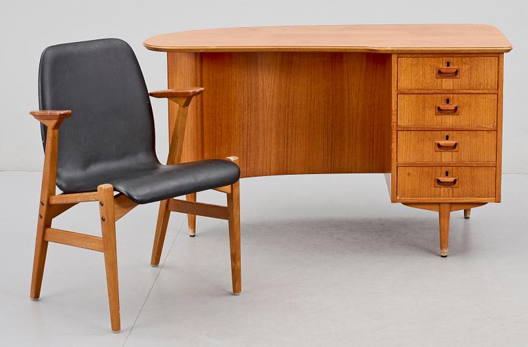SKRIVBORD samt STOL, märkt Svegards Markaryd, 1950/60-tal.
