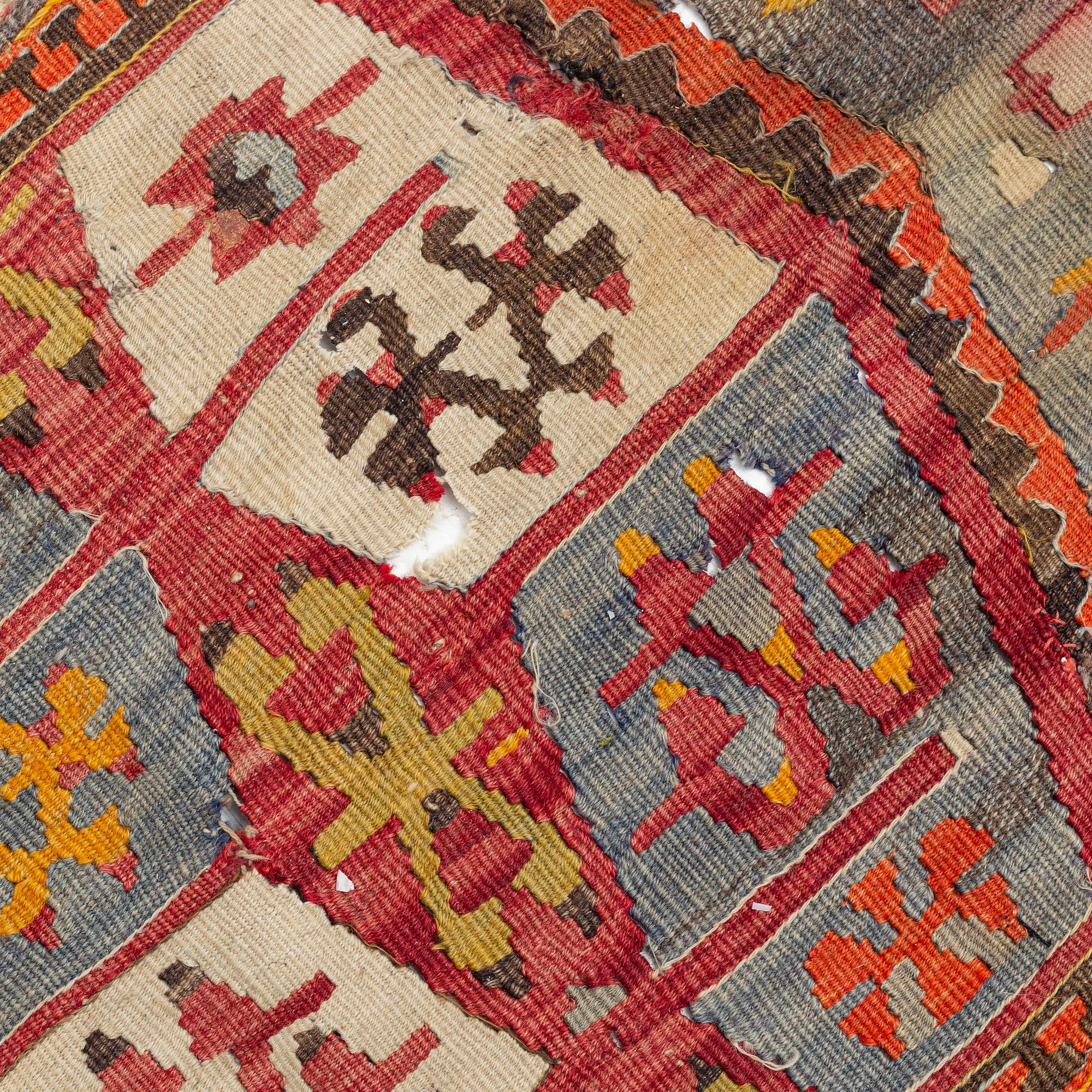 Matta, antik, anatolsk Kelim, ca 368 x 152 cm.