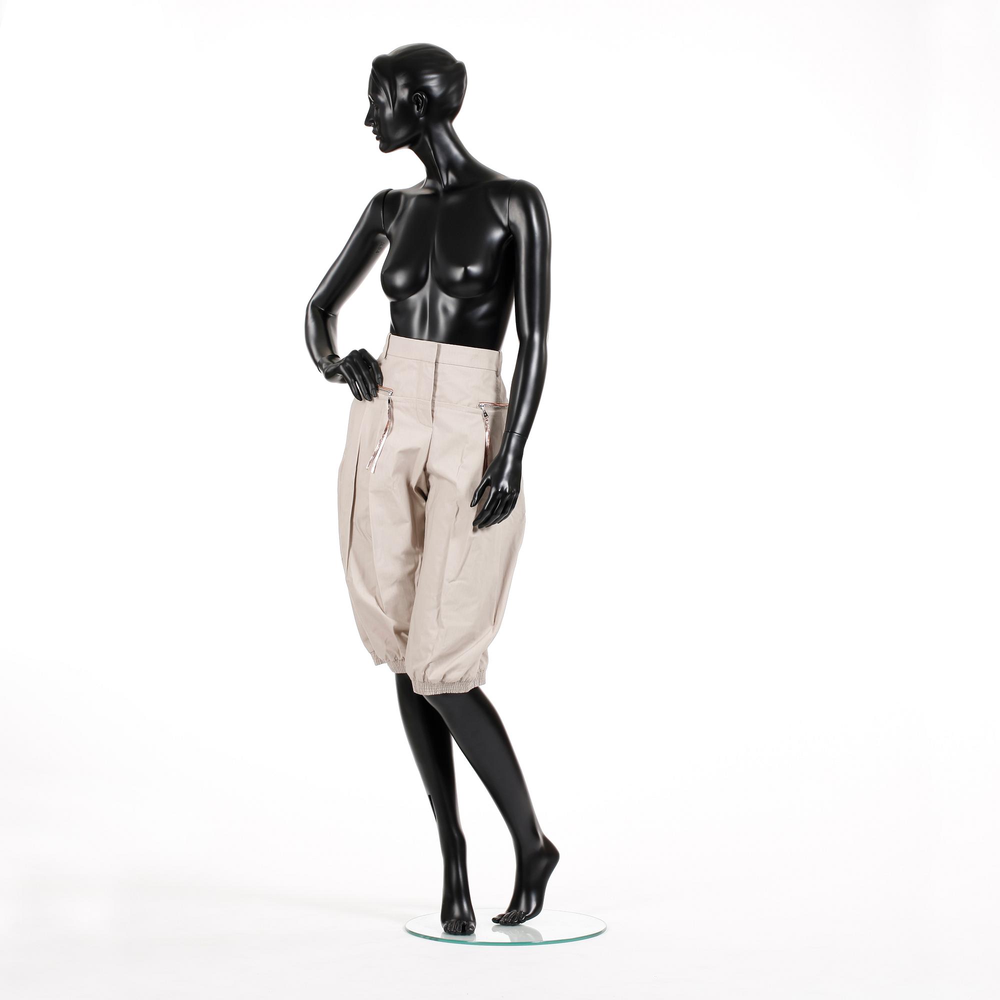 LOUIS VUITTON, tvådelad dräkt bestående av kavaj samt kjol.