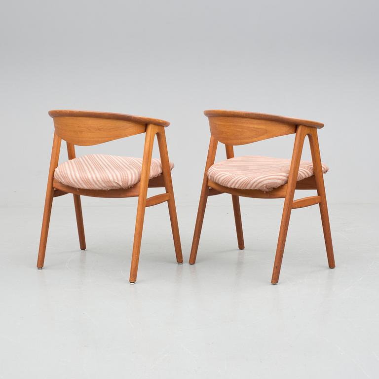KARMSTOLAR, ett par, "modell 52", Erik Kirkegaard, Høng Stolefabrik, Danmark, 1900-talets mitt.