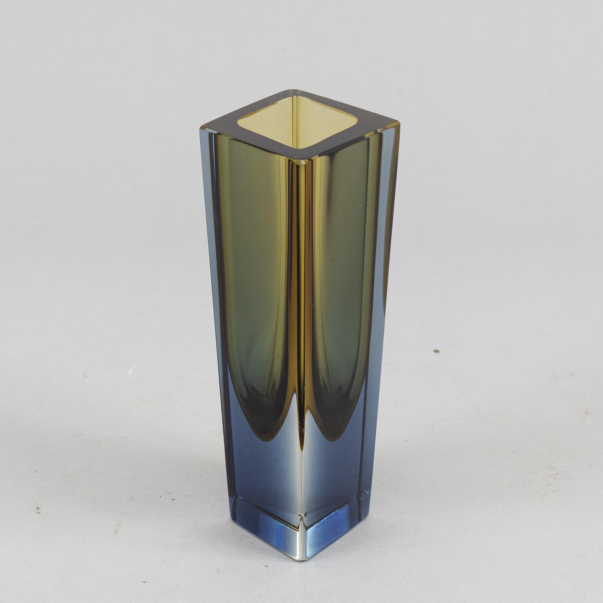 Kaj Frank, a glassv vase, 'Prisma', from Nuutajärvi Notsjö, signed and dated -65.
