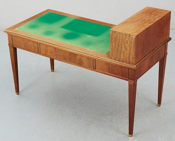 SKRIVBORD, sengustaviansk stil, 1900-talets andra hälft.