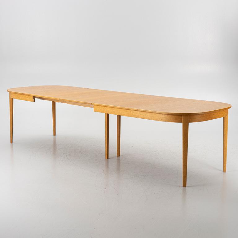 Carl Malmsten, Dining table with 6 chairs, “Ambassadör”, second half of the 20th century.