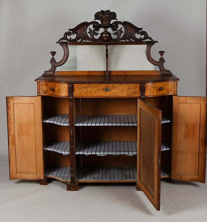 SPEGELSKÄNK, 1800-talets andra hälft.