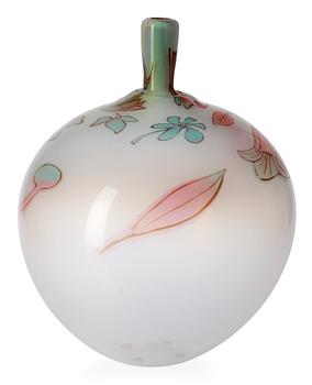 724. An Eva Englund 'graal' glass vase, Orrefors 1986.