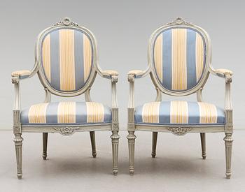 KARMSTOLAR, 1 par, gustaviansk stil, 1900-talets andra hälft.