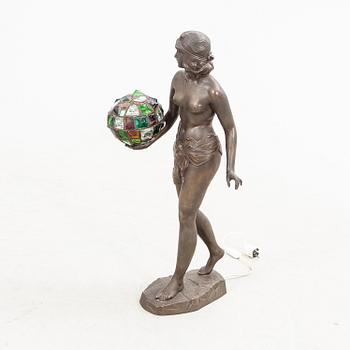 Paul Aichele, bordslampa signerad bronspatinerad metall.