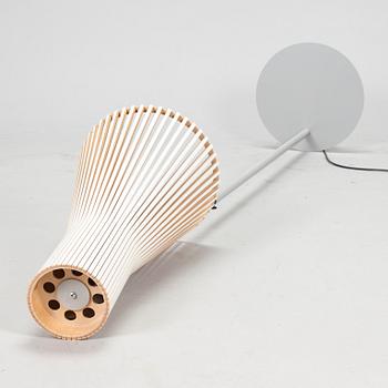 Seppo Koho, golvlampa, Secto 4210, Secto Design, Finland.