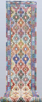 Gallerimatta, Kelim, ca 892 x 122 cm.