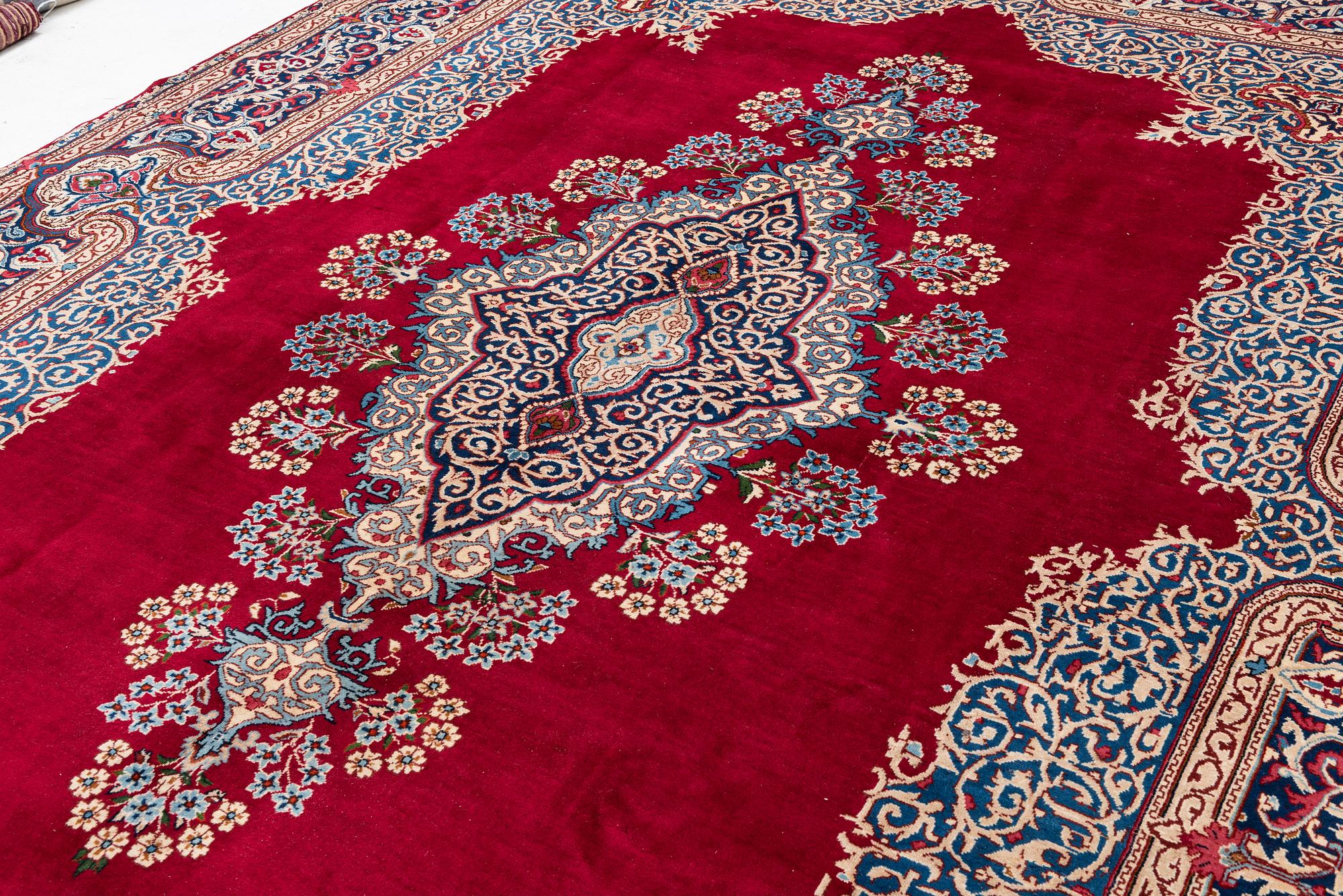 A Yazd carpet, approx. 418 × 297 cm.