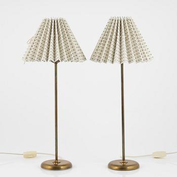 Harald Notini, bordslampor, ett par, modell " 15288", Arvid Böhlmarks Lampfabrik, 1900-talets mitt.