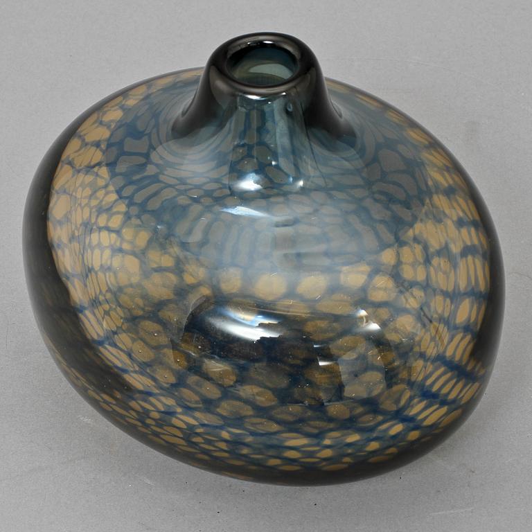 VAS, glas, "Brynja", Sven Palmqvist, Orrefors, 1900-talets andra hälft.