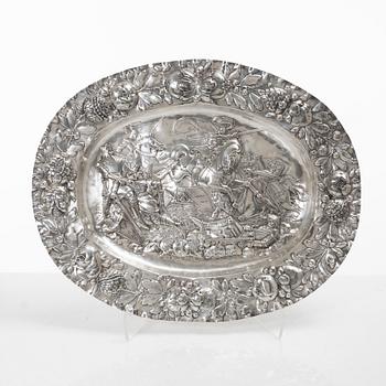 Presenterfat, silver, barockstil, fantasistämplar, troligen Hanau, omkring år 1900.