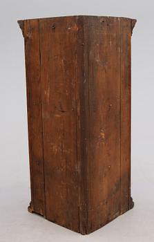 HÖRNSKÅP, allmoge, 1700-tal.