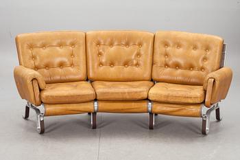SOFFA, Design Eric Sigfrid Persson ur serien "Flytande Design". 1900-talets senare del.