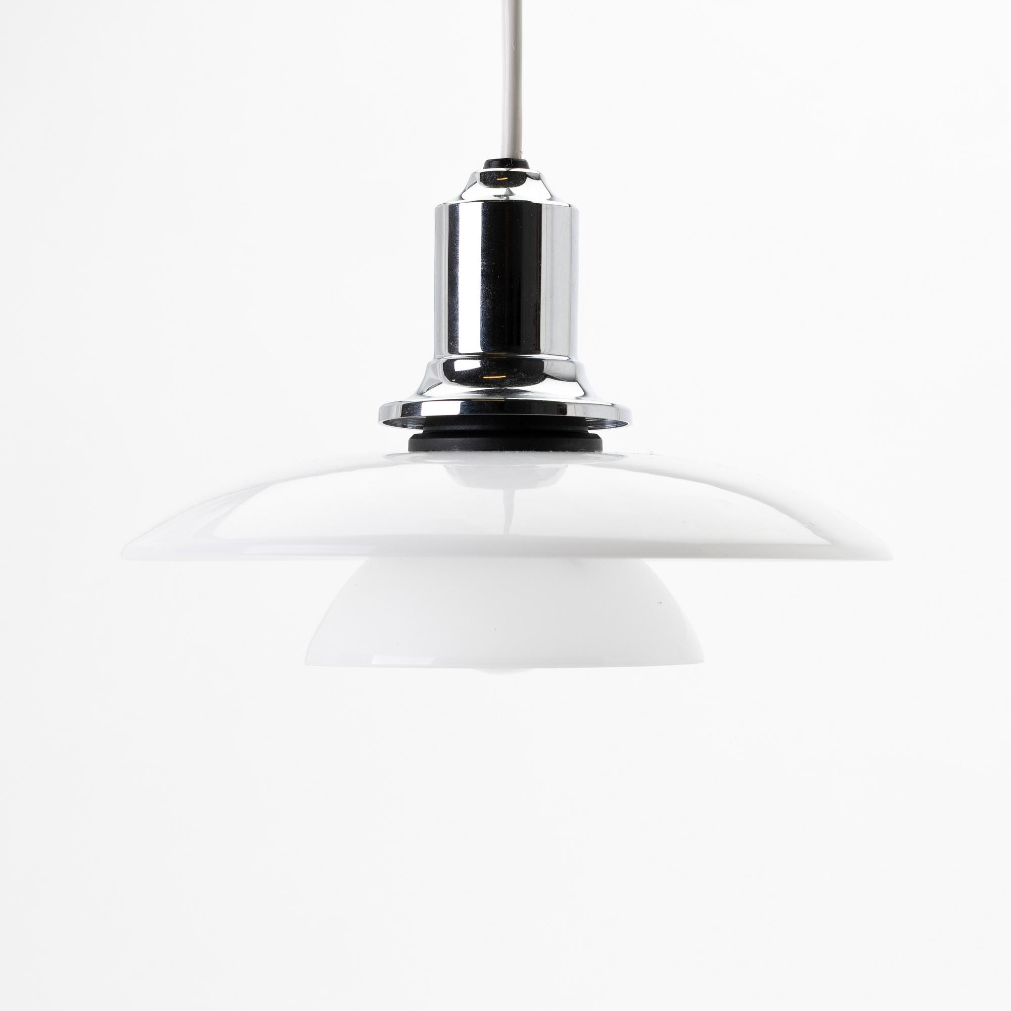 Poul Henningsen, taklampa, "PH 2/1", Louis Poulsen, Danmark.