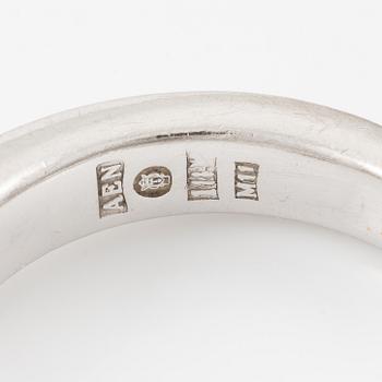 Ring, Atelier Ajour, 18K white gold with a brilliant-cut diamond approximately 1 ct with old mine-cut diamonds.