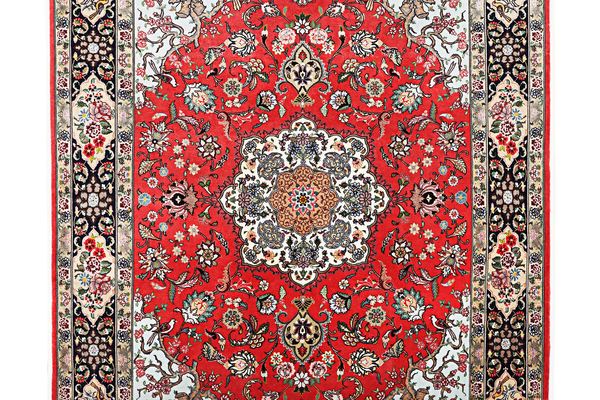 Matta, Täbris, figural, part silk, 50 raj, signerad, ca 202 x 152 cm.